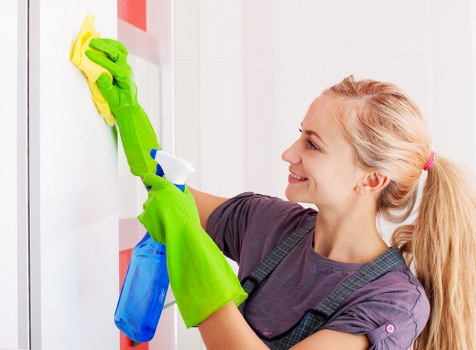 Professional sofa cleaning service for a Kennington living room