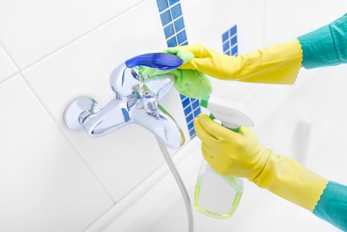 Professional mattress cleaning in a Kennington home